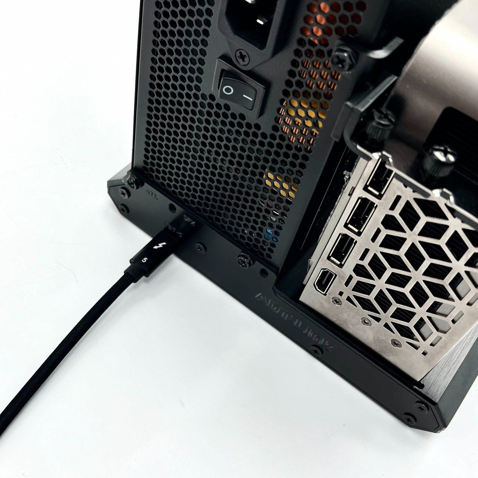 ADT Thunderbolt-5/4/3 Externe  - Thunderbolt 4 External Gpu Enclosure recensie en prijs