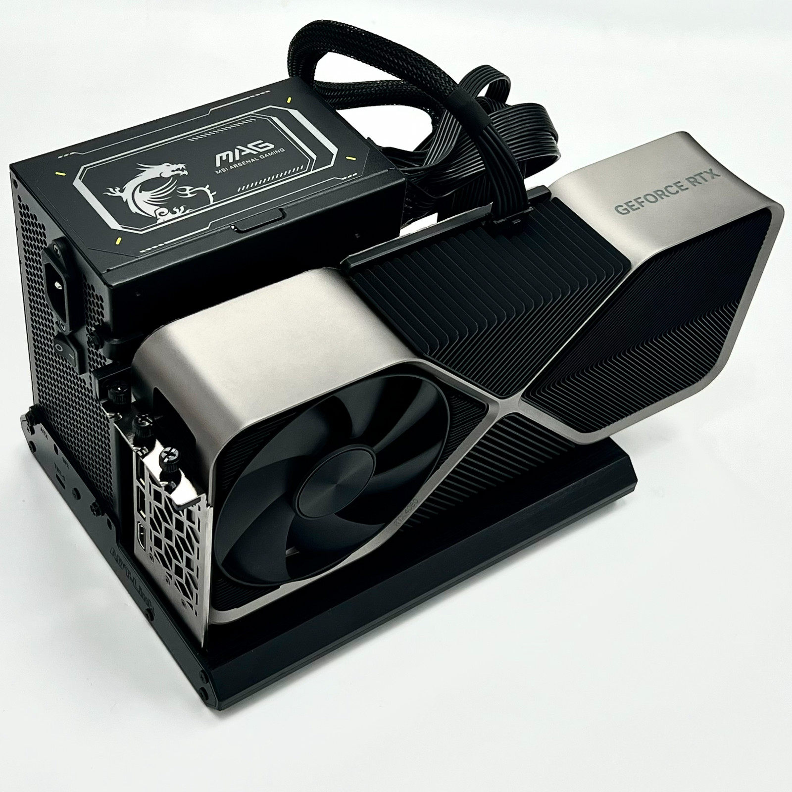 ADT Thunderbolt-5 PCIe 4.0 x4  - Thunderbolt 4 External Gpu Enclosure recensie en prijs